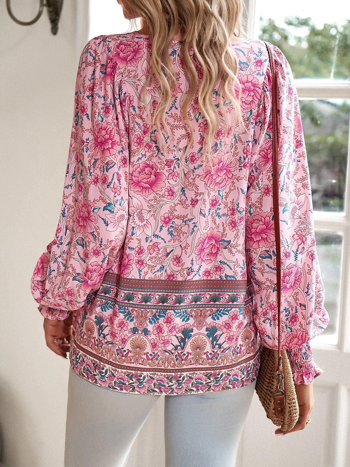 Blusa da donna con stampa floreale boho e nodo al collo