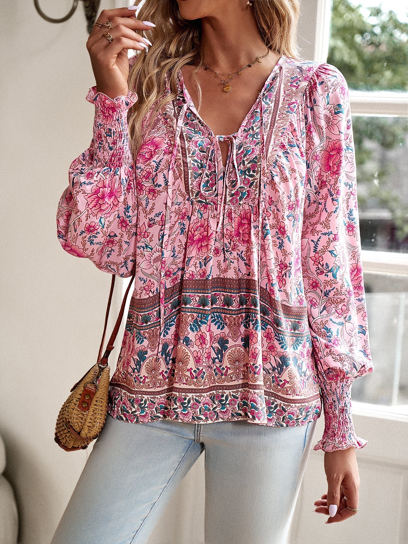 Blusa da donna con stampa floreale boho e nodo al collo