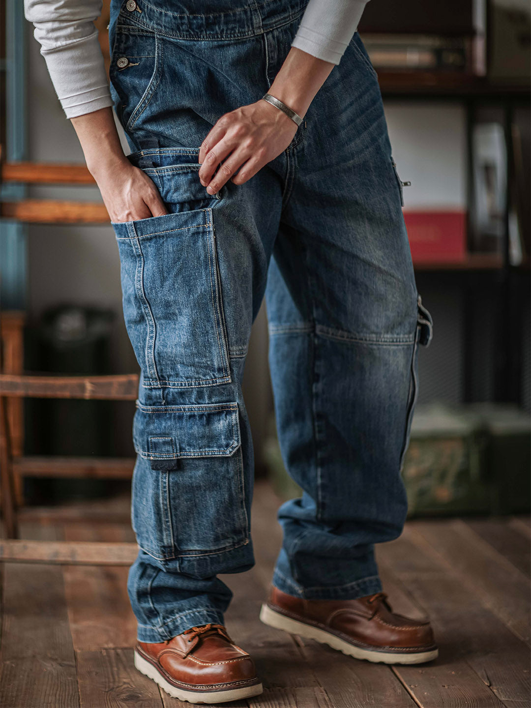Peto vaquero con bolsillos cargo para hombre
