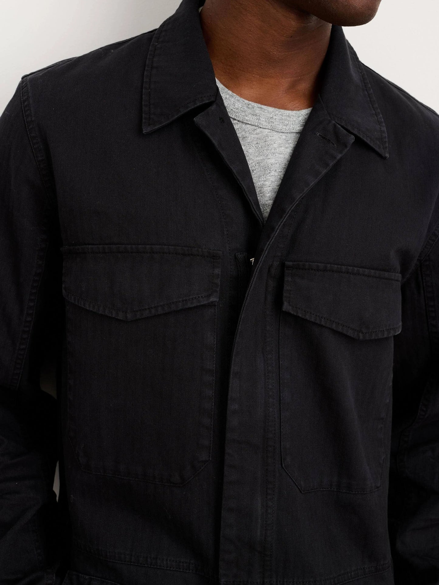 Mono de hombre slim fit con cierre de cremallera