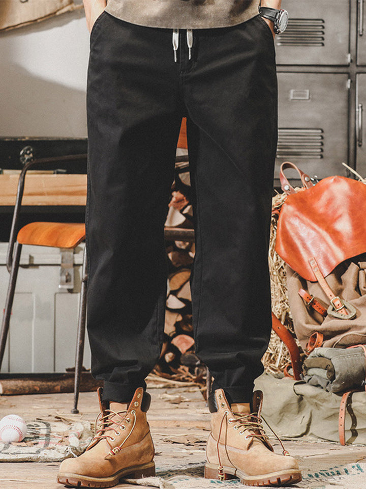 Herren Freizeithose aus 98% Baumwolle und 2% Elastan mit Kordelbund