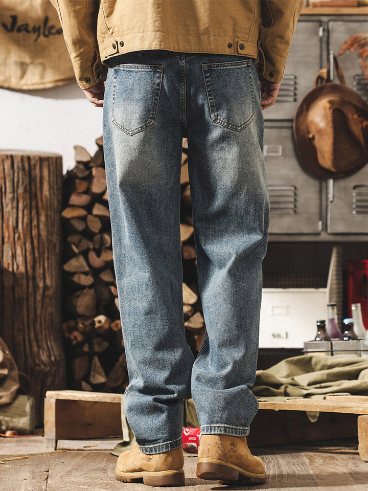Jean pour homme style rétro, coupe ample et délavage authentique
