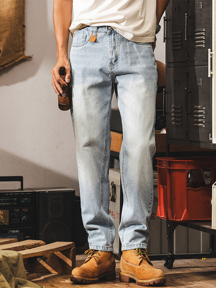 Jeans da uomo con lavaggio delicato e dettagli in stile vintage