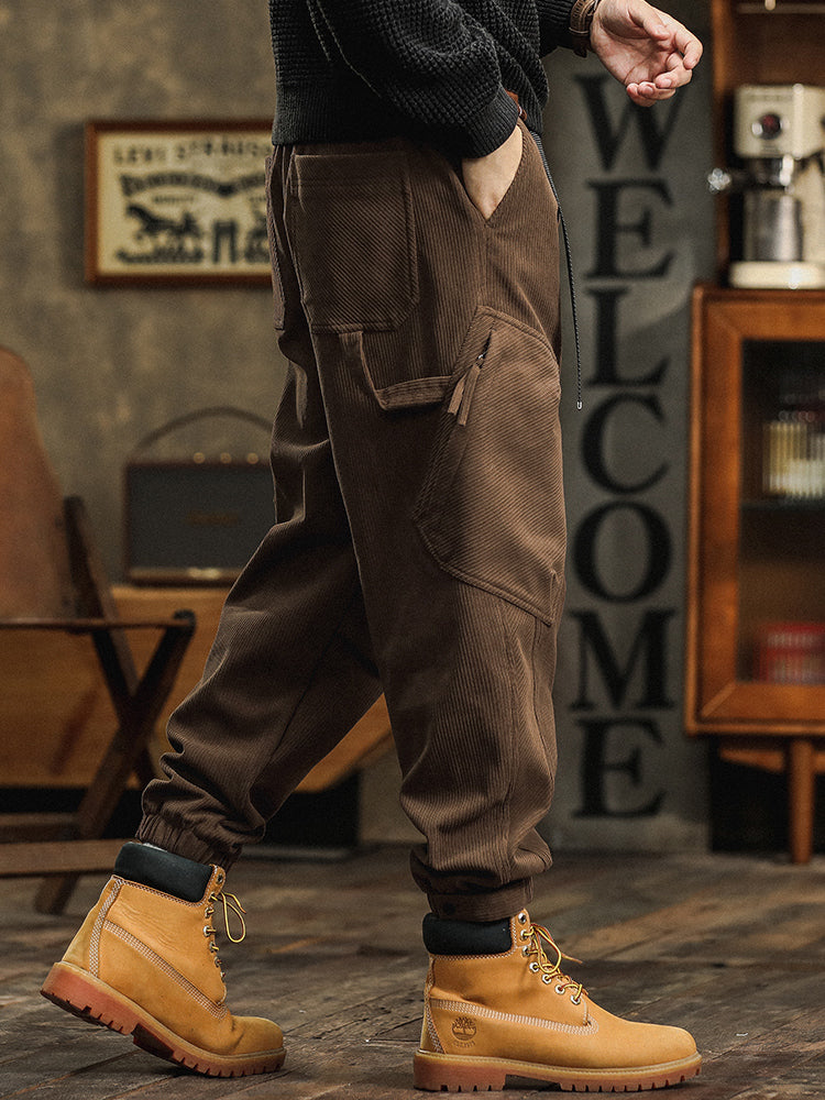Lässige Herren-Cargohose aus Cord mit Zierriemen