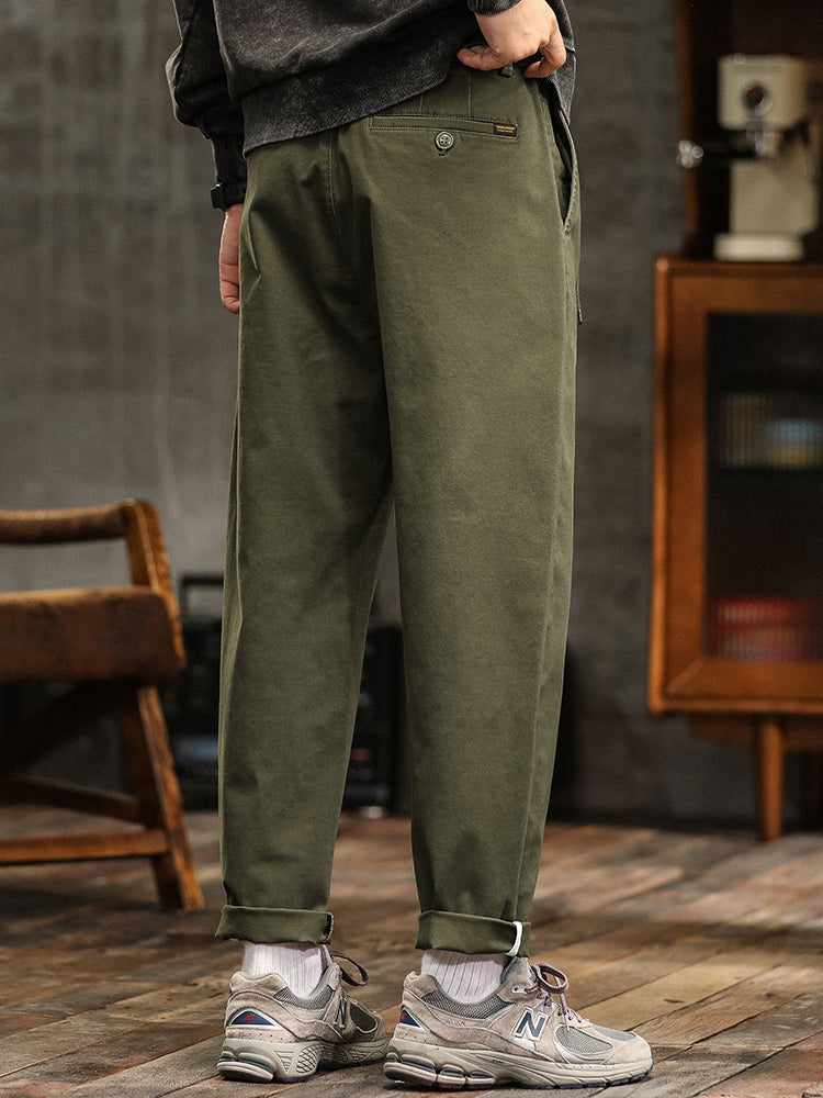 Pantalones chinos plisados ​​de corte relajado para hombre con cinturón