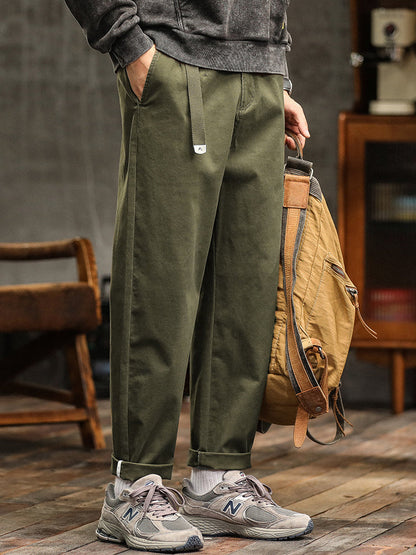 Pantalones chinos plisados ​​de corte relajado para hombre con cinturón
