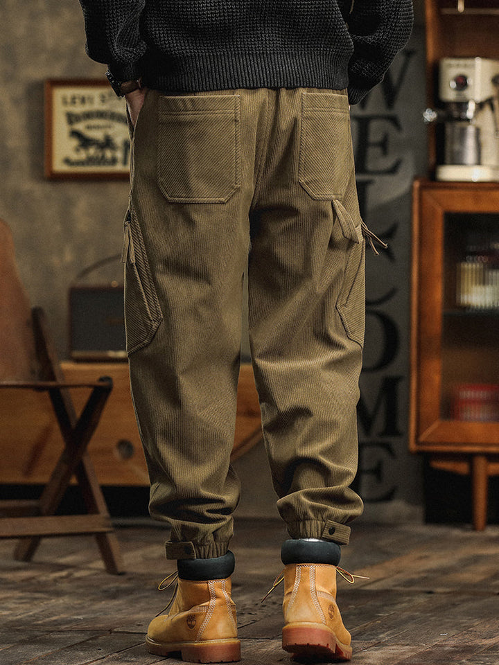 Lässige Herren-Cargohose aus Cord mit Zierriemen