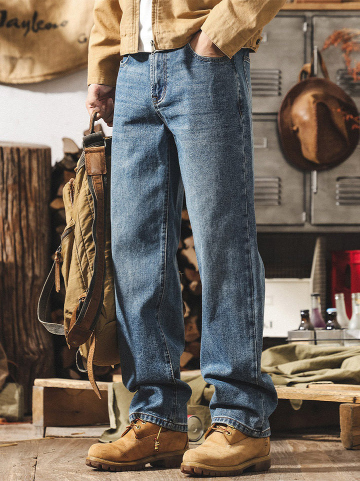 Jean pour homme style rétro, coupe ample et délavage authentique